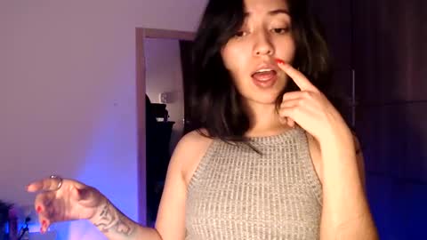 oliviaaa__ online show from 12.18.24