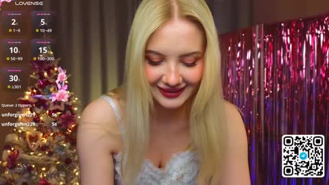 Snapshot of oliviabr0wn chatting on 01.08.25 Olivia online show from 01.08.25