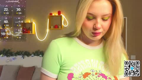 Snapshot of oliviabr0wn chatting on 02.02.25 Olivia online show from 02.02.25