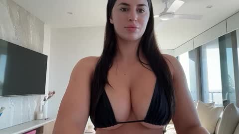 Snapshot of oliviabrookess chatting on 10.02.25 Olivia Brookes online show from 10.02.25