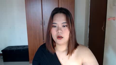 Snapshot of oliviahollywood chatting on 01.24.25 olivia hollywood online show from 01.24.25