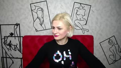 Snapshot of oliviahorst chatting on 12.11.24 OliviaHorst online show from 12.11.24