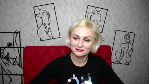 Snapshot of oliviahorst chatting on 12.11.24 OliviaHorst online show from 12.11.24