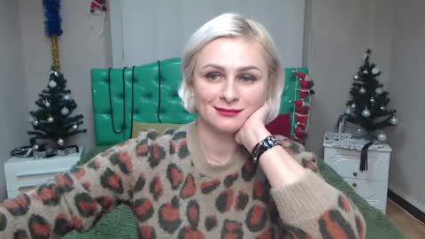 Snapshot of oliviahorst chatting on 12.18.24 OliviaHorst online show from 12.18.24
