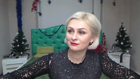 Snapshot of oliviahorst chatting on 12.19.24 OliviaHorst online show from 12.19.24