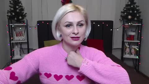 Snapshot of oliviahorst chatting on 01.11.25 OliviaHorst online show from 01.11.25
