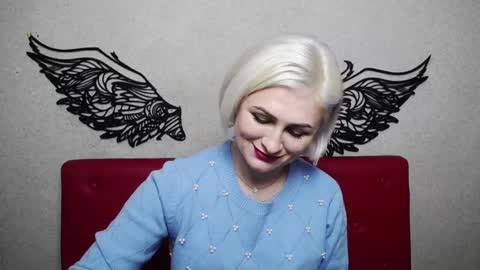Snapshot of oliviahorst chatting on 02.08.25 OliviaHorst online show from 02.08.25