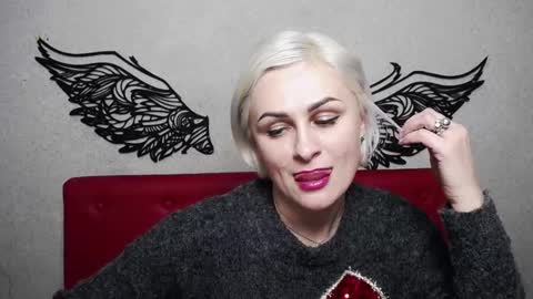 Snapshot of oliviahorst chatting on 02.09.25 OliviaHorst online show from 02.09.25