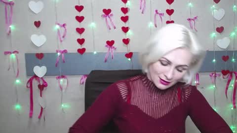 Snapshot of oliviahorst chatting on 02.12.25 OliviaHorst online show from 02.12.25