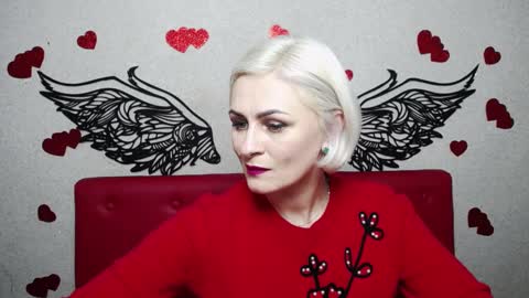 Snapshot of oliviahorst chatting on 02.13.25 OliviaHorst online show from 02.13.25
