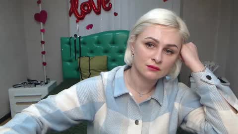 Snapshot of oliviahorst chatting on 03.12.25 OliviaHorst online show from 03.12.25
