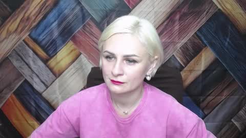 Snapshot of oliviahorst chatting on 09.11.25 OliviaHorst online show from 09.11.25