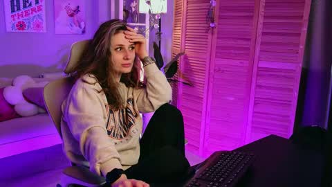 Liv online show from 10.31.25