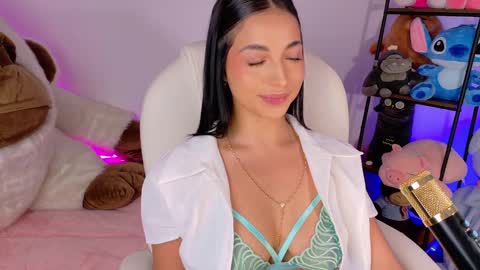 Snapshot of oliviamcneill chatting on 09.15.25 Olivia Mcneill online show from 09.15.25