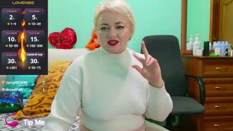 oliviaparadise online show from 11.13.25