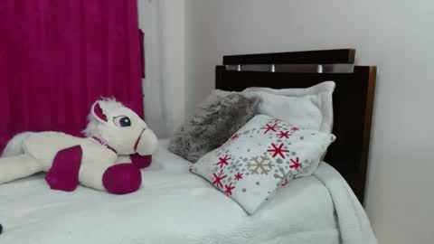 Olivia online show from 04.22.26