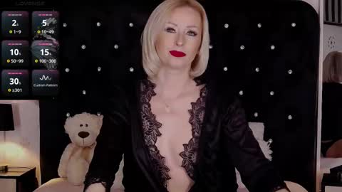 Olivia online show from 03.04.25