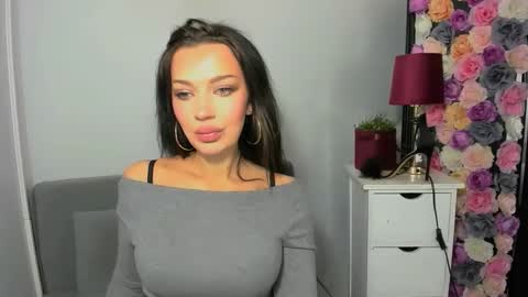 OliviaWomen online show from 11.29.25