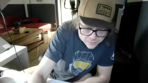 Snapshot of olivierlenaerts77 chatting on 08.04.26 olivierlenaerts77 online show from 08.04.26