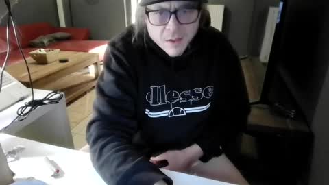 Snapshot of olivierlenaerts77 chatting on 08.06.26 olivierlenaerts77 online show from 08.06.26