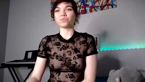 Snapshot of olivka_flower chatting on 12.07.24 Angelina Lina online show from 12.07.24