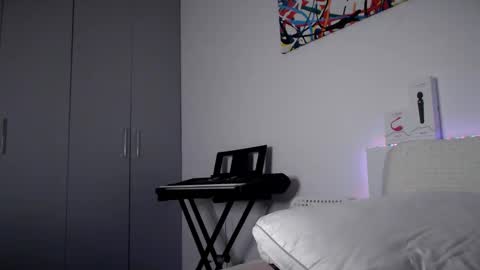 Snapshot of olivka_flower chatting on 01.11.25 Angelina Lina online show from 01.11.25