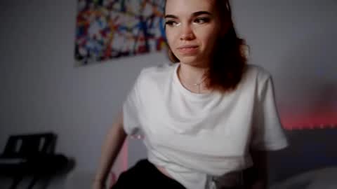 Snapshot of olivka_flower chatting on 01.31.25 Angelina Lina online show from 01.31.25