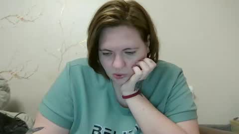 Snapshot of olyaandnetty chatting on 03.11.25 OlyaAndNetty online show from 03.11.25