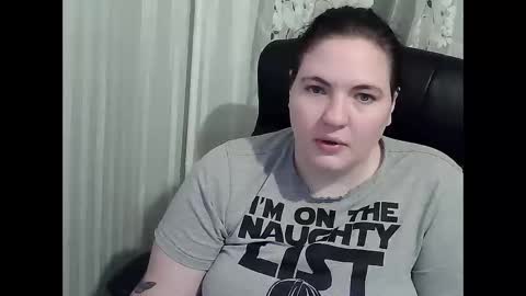 Snapshot of olyaandnetty chatting on 10.11.25 OlyaAndNetty online show from 10.11.25