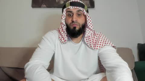 Snapshot of omar_xoxo chatting on 04.22.26 Omar online show from 04.22.26