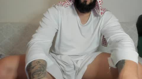 Snapshot of omar_xoxo chatting on 05.25.26 Omar online show from 05.25.26