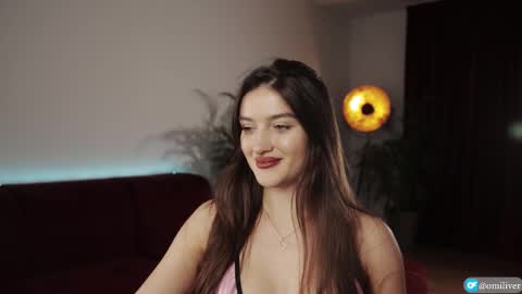 Snapshot of omiliver chatting on 10.06.25 or online show from 10.06.25