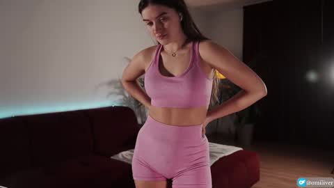 Snapshot of omiliver chatting on 10.14.25 or online show from 10.14.25