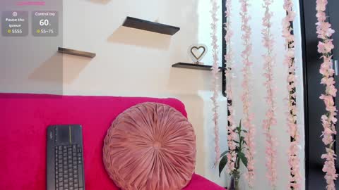 Snapshot of on_tefa chatting on 01.28.25 Violette online show from 01.28.25