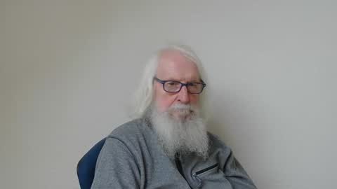 Snapshot of onanister chatting on 12.17.24 Somewhere over the rainbow online show from 12.17.24