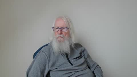 Snapshot of onanister chatting on 12.18.24 Somewhere over the rainbow online show from 12.18.24