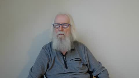 Snapshot of onanister chatting on 12.21.24 Somewhere over the rainbow online show from 12.21.24
