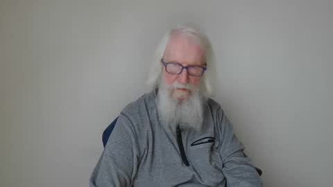 Snapshot of onanister chatting on 12.27.24 Somewhere over the rainbow online show from 12.27.24
