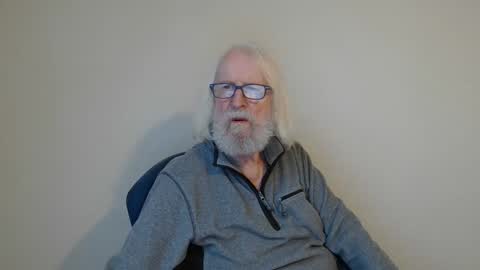 Snapshot of onanister chatting on 12.29.24 Somewhere over the rainbow online show from 12.29.24
