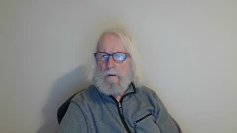 Snapshot of onanister chatting on 12.29.24 Somewhere over the rainbow online show from 12.29.24