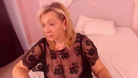 Nicole online show from 12.04.25