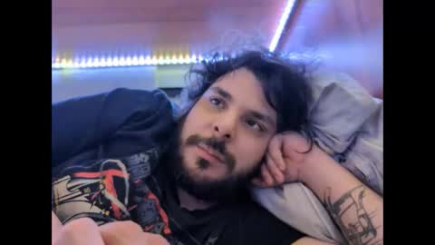 Snapshot of onecrew1 chatting on 09.19.25 onecrew1 online show from 09.19.25