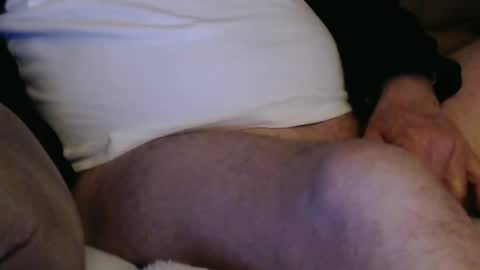 Snapshot of onehanglow chatting on 01.31.25 Butch online show from 01.31.25