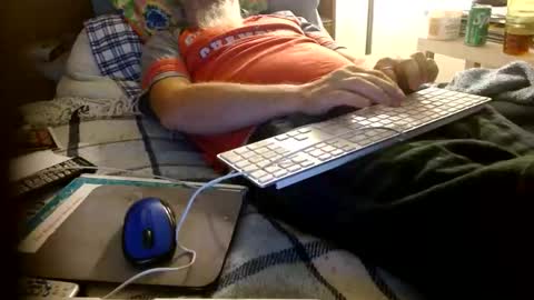 Snapshot of onemattu chatting on 11.14.25 Mattu online show from 11.14.25