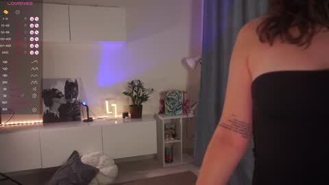 SamLolita online show from 10.23.25