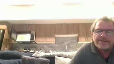 Snapshot of oneoften1000 chatting on 12.22.24 couple mature milf bigboobs curvy mommydaddy online show from 12.22.24