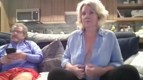 Snapshot of oneoften1000 chatting on 12.24.24 couple mature milf bigboobs curvy mommydaddy online show from 12.24.24