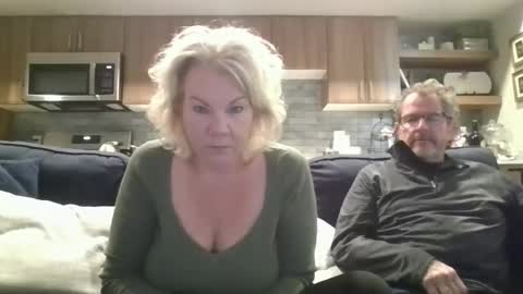 Snapshot of oneoften1000 chatting on 12.26.24 couple mature milf bigboobs curvy mommydaddy online show from 12.26.24