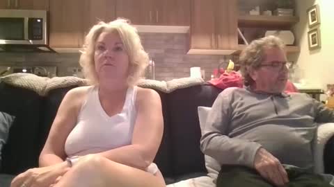 Snapshot of oneoften1000 chatting on 01.12.25 couple mature milf bigboobs curvy mommydaddy online show from 01.12.25