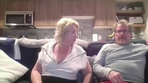 Snapshot of oneoften1000 chatting on 01.20.25 couple mature milf bigboobs curvy mommydaddy online show from 01.20.25